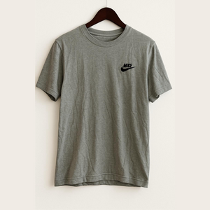 Nike Men's Gray Short Sleeve Tee